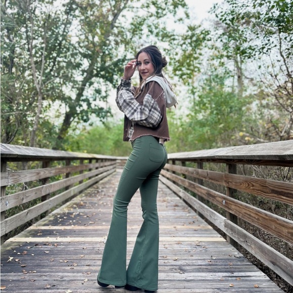 JC & JQ Olive Stretch Flair Size 2-4 - Picture 3 of 5